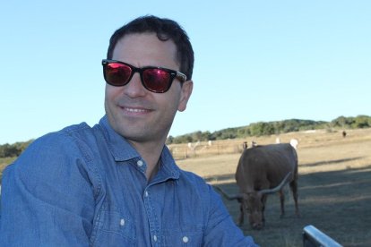 Víctor amb els Long Horns, la raça bobina pròpia de Texas.