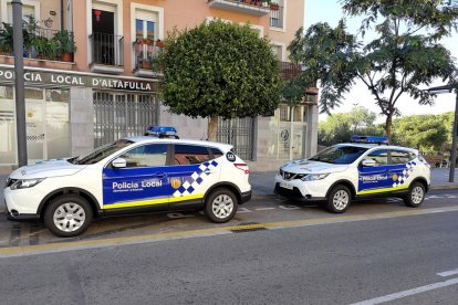 Imagen de los nuevos vehículos policiales de la Policía Local de Atlafulla, adquiridos por sistema de renting por cuatro años.