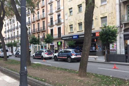 Imatge dels cossos policials a la Rambla Nova.