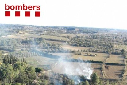 Imatge d'uns dels tres incendis declarats entre Picamoixons i Valls