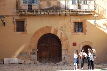 El Palau del Cambrer va ser residència reial, durant molts anys, i de personalitats històriques.