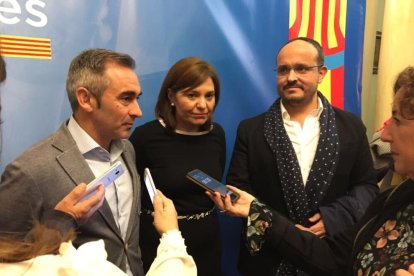 President del PP a Tarragona, Alejandro Fernández, amb membres del PP de Castelló el dia 10.