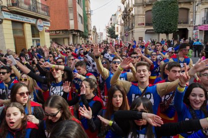 Després de no poder fer-ho dissabte, les colles van entrar ahir, com sempre, al Tomb de Ravals.