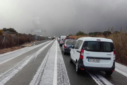 Les carreteres, plenes de calamarsa.