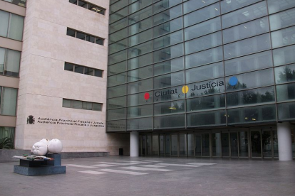 Imagen de la fachada exterior de la Ciudad de la Justicia de Valencia.