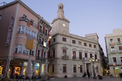 Una imagen de archivo de la fachada del Ayuntamiento de Reus.