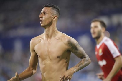 Maikel Mesa celebra el gol que marcó con el Nàstic en el partido de ida en Zaragoza, que acabó con empate a un gol.