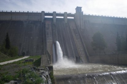 Imatge general de la presa de Siurana.