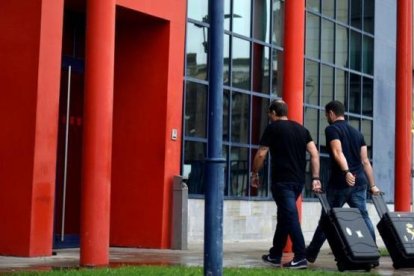 Imatge d'arxiu d'agents de la Guàrdia Civil entrant ala comissaria central dles Mossos a Lleida.