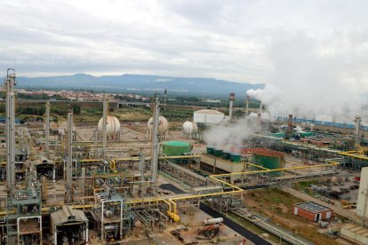 Imatge del complex industrial de Repsol a Tarragona, a la Pobla de Mafumet.