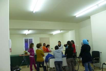 En el curso se utiliza material médico para facilitar el aprendizaje.