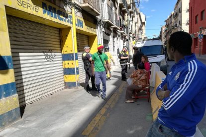 Una madre y una hija se encontraban en la vivienda cuando ha cedido el suelo.