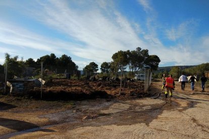 Una madre y su hijo perdieron el martes su casa en un incendio.