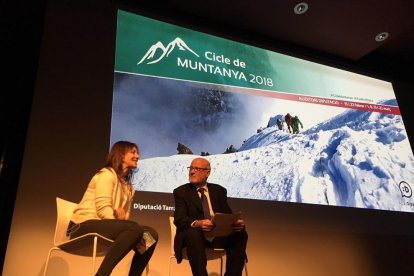 L'alpinista Chus Lago, durant la conferència que donava el tret de sortida al Cicle de Muntanya.