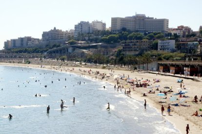 Imagen de archivo de la playa del Miracle de Tarragona.