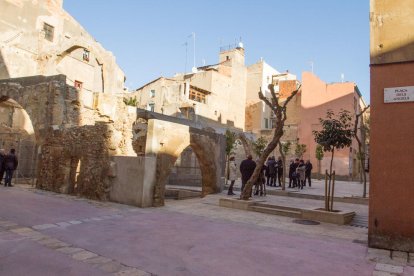 Ca la Garsa ha quedat tancada a la part de la plaça dels Àngels i el carrer Talavera.