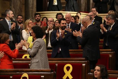 Imatge de Roger Torrent després de ser escollit president del Parlament.