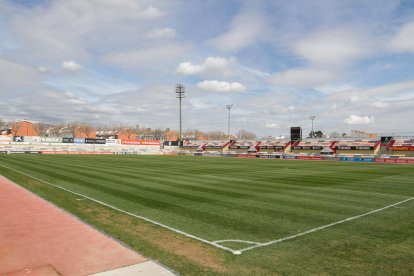 L'Estadi Municipal de Reus encara no té inquilí pels pròxims anys.