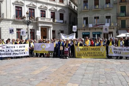 El primer encuentro 'taca d'oli' ha contado con colectivos de ocho municipios.