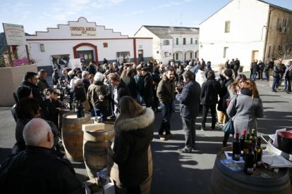 Imagen de una jornada con cata de vinos del Priorat.