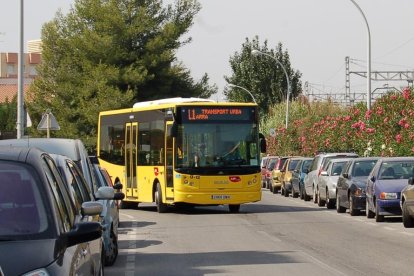 La prova pilot es posa en marxa paral·lelament a l'elaboració d'un nou procés de contractació del servei de transport urbà després que l'actual contracte hagi caducat.