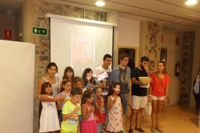 Foto de familia de los premiados del certamen en la edición del 2016.