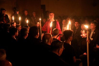 Instantánea de la representación del Ball Parlat a la iglesia de Sant Llorenç.