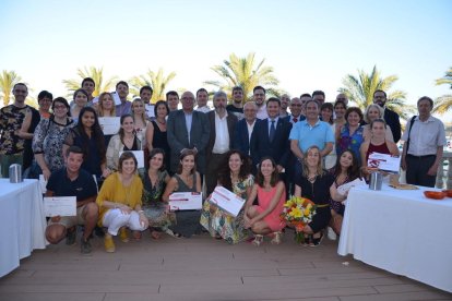 Foto de familia del acto celebrado ayer tarde.