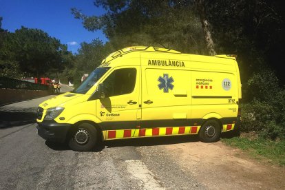 L'helicòpter del SEM ha traslladat al ferit a l'Hospital Joan XXIII.