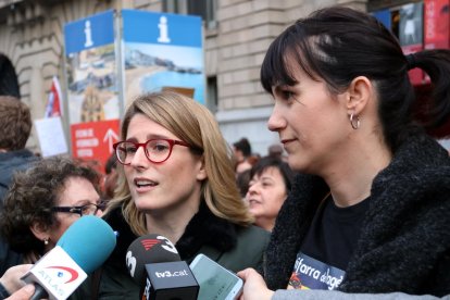 Imatge d'ahir de la portaveu de JxCat, Elsa Artadi i Aurora Madaula, diputada.