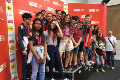 Los alumnos de 2º de ESO de la Escuela Joan Roig, que se han hecho con este premio.