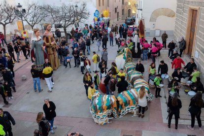 Imatge de la cercavila popular de Puigdelfí.