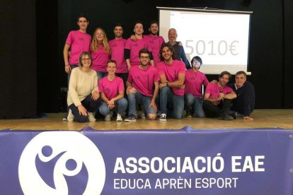 Participants del sopar solidari de Prades.