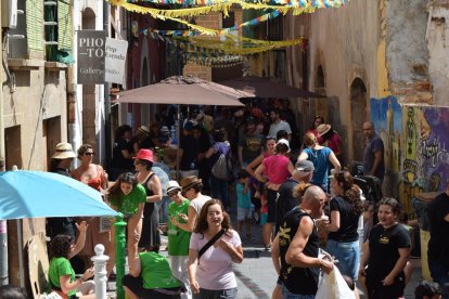 El carrer Comte s'ha omplert de petits i grans pintors