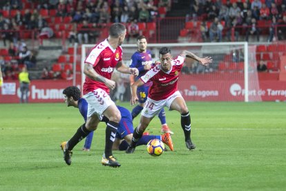 Maikel Mesa, durante el partido de ida contra el Barcelona B. Después de cumplir sanción, volverá a la convocatoria este sábado.