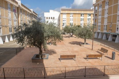 Imagen de la plaza Juan Ramon Jiménez de Constantí ya renovada.