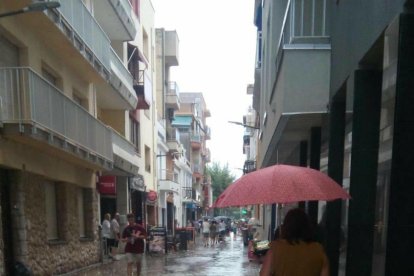 Imatge dels carrers inundats a Calafell.