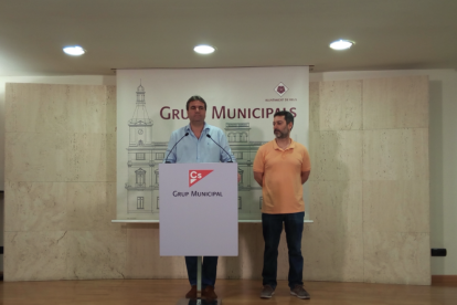 El portaveu del grup municipal taronja, Juan Carlos Sánchez, en la roda de premsa.