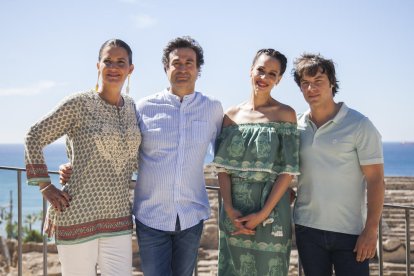 Los miembros del jurado Pepe Rodríguez, Samantha Vallejo-Náger, Jordi Cruz y la presentadora Eva González en el Anfiteatro.