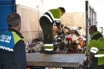 La Guàrdia Urbana ha portat tots els objectes intervinguts a la deixalleria.