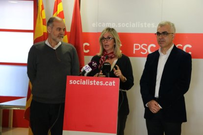 Pla mig de la diputada del Congrés i portaveu del Pacte de Toledo, Mercè Perea, durant la roda de premsa a la seu del PSC de Tarragona.