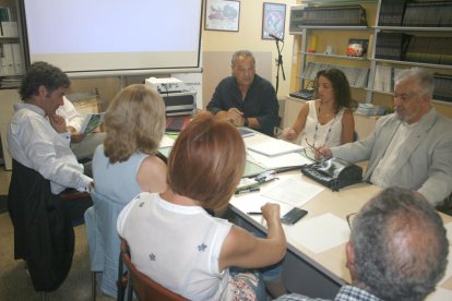 La junta de la CEt decidió renunciar al local cedido por el Ayuntamiento.