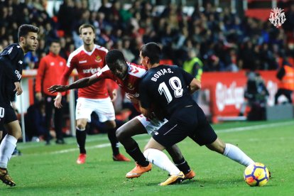 Jean Luc, durante el Nàstic-Sevilla Atlético de la primera vuelta.