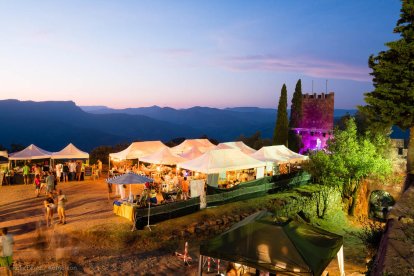 El brindis de vino con puesta de sol es una de las actividades más singulares del Santa Teca.