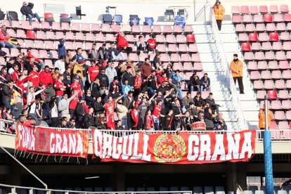 Les penyes Furia Grana i Orgull Grana al Mini Estadi