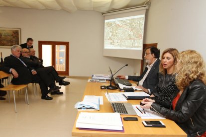 Imatge de la reunió celebrada dimarts a la tarda a la Casa Canals de Tarragona.