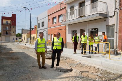 Marc Arza y Carles Pellicer, durante la visita a las obras que llevaron a cabo.