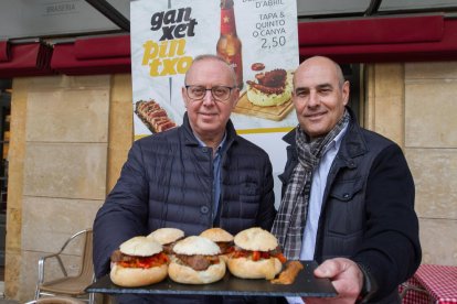 Isaac Sanromà, presidente de la Cámara de Comercio, y Jaume Batista, coordinador de la ruta.