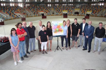 El cartel de la presente edición del Concurs de Castells y los detalles de la venta de entradas se han dado a conocer en una rueda de prensa en la Tarraco Arena Plaça (TAP).