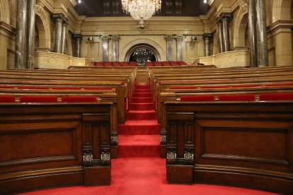 Imatge general de l'hemicicle buit abans del ple d'investidura del candidat Quim Torra.